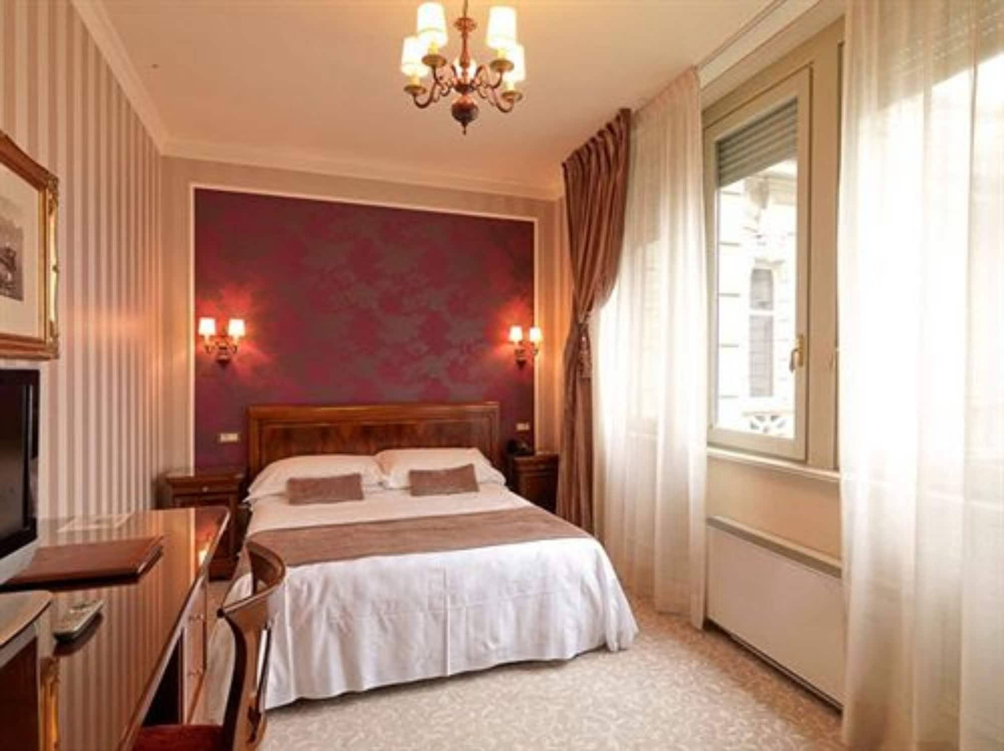 Albergo Terminus Côme Esterno foto